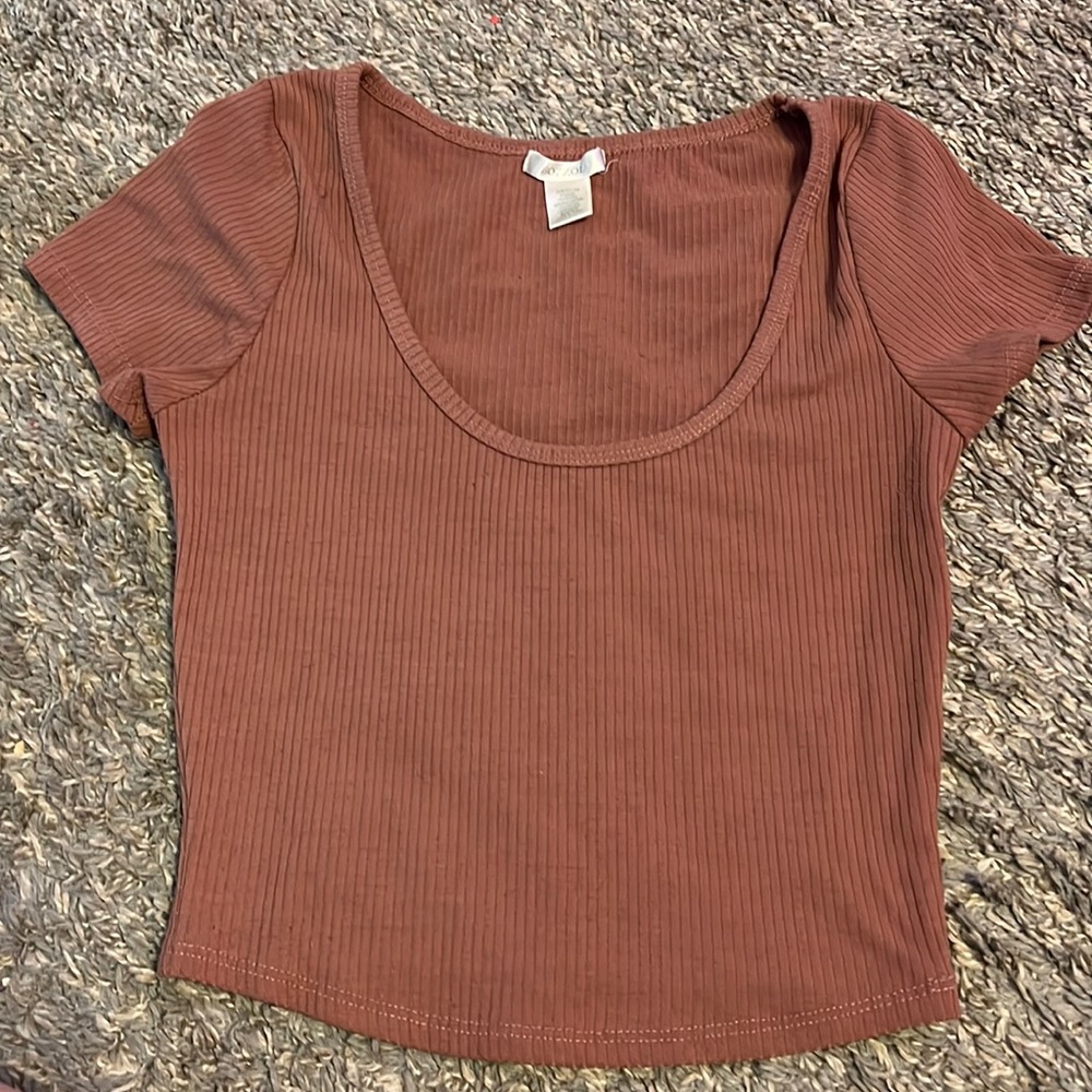 Tight cropped shirt